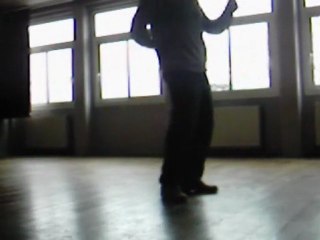 VIDEO FUNKYJ STYLE FUNKYJ AUTEUR COMPOSITEUR ET PETITS PAS DE DANSE!!!