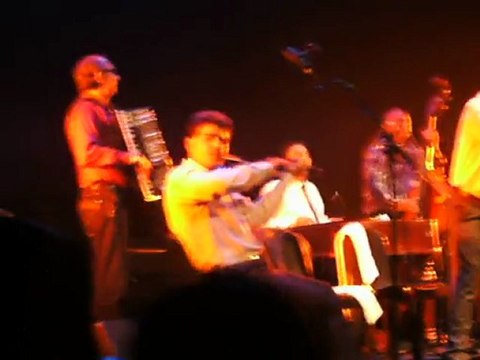 MUSIQUE DES BALKANS : le violon à la corde cassée