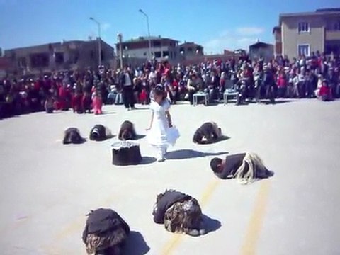 Sarkuysan İlköğretim Okulu Ana Sınıfı 23 Nisan Yamyamlar -2011