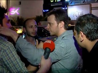 HADİSE, SİNAN AKÇIL'IN EVİNİN KARŞISINA POSTER ASTI