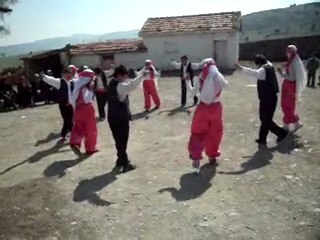 türkmen 23 nisan halay        www.emirdag.web.tr