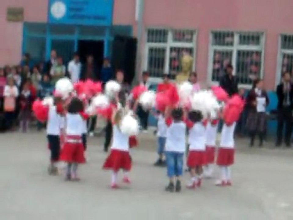 23 Nİsan 2011 Hep neşe ile doluyor insan