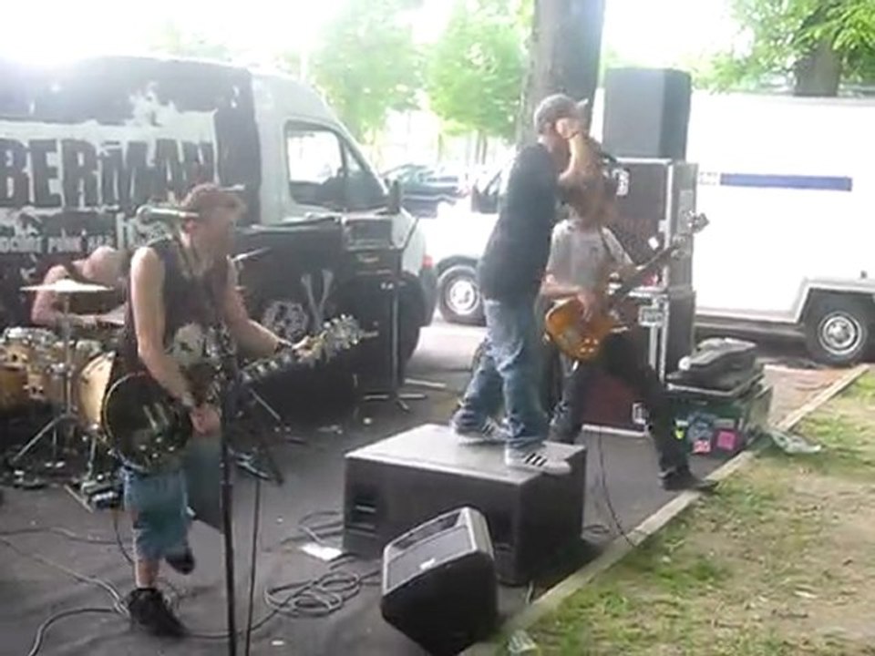 Doberman Crew Off Printemps de Bourges 2011