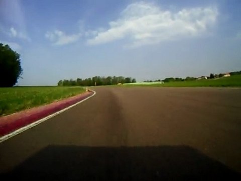 1er tour de piste a beuvardes les ecuiyers en 309 gti16