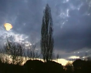 Tramonto con nuvole veloci