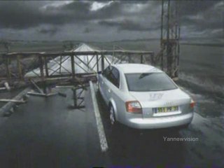 Publicité - Audi A4 ("Nouvelle Audi. Nouvelle sécurité") 2001