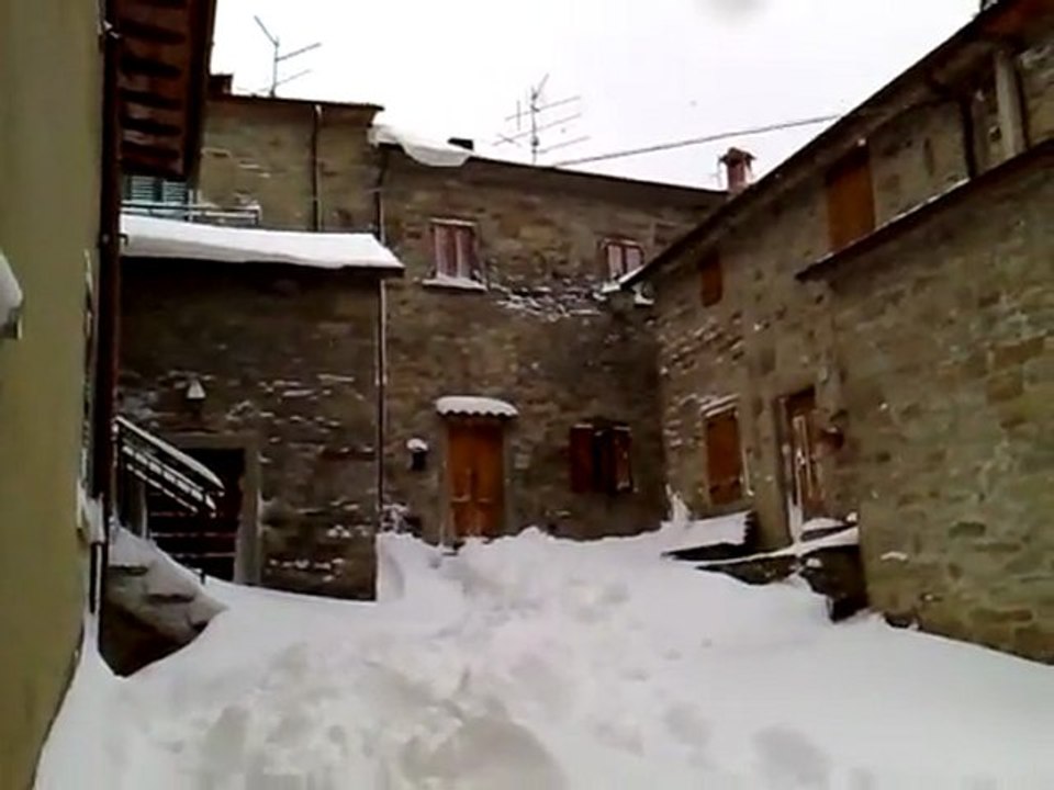 Dama - Chiusi della Verna - Piazza della Gemma con neve