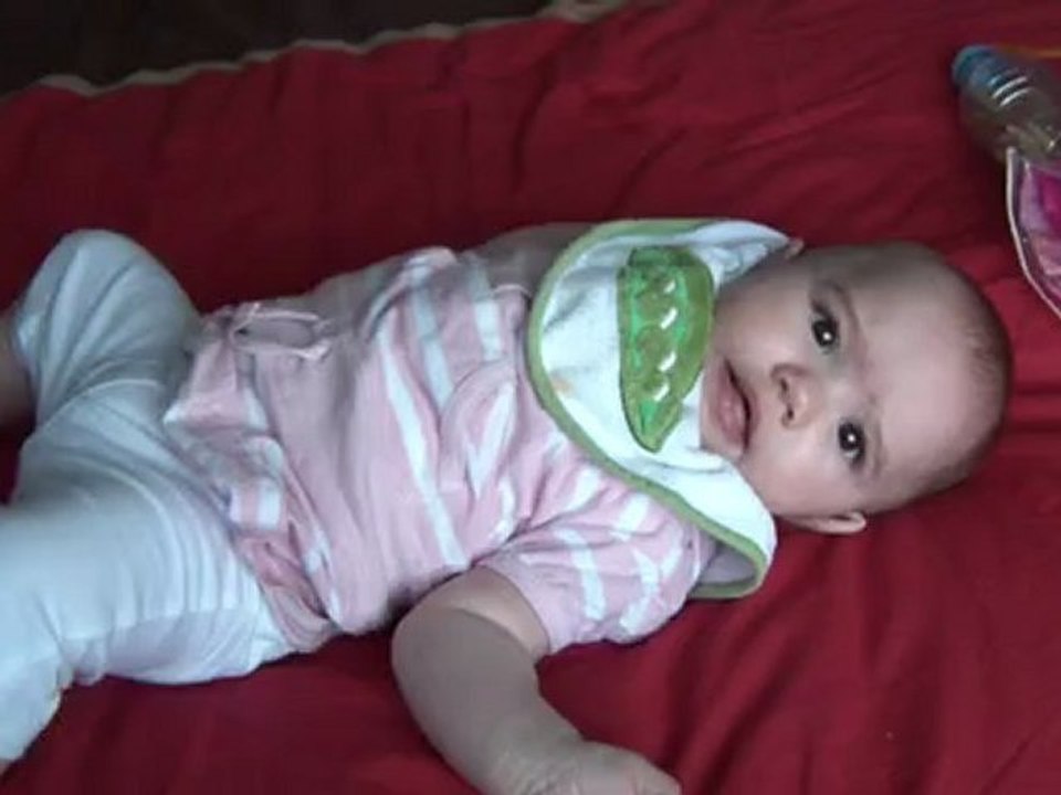 Jeanne se retourne du ventre sur le dos