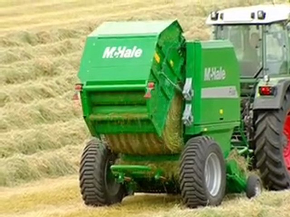 McHale F550 - Presse à chambre fixe pour balles rondes - Presse à haut rendement pour balles rondes Francois