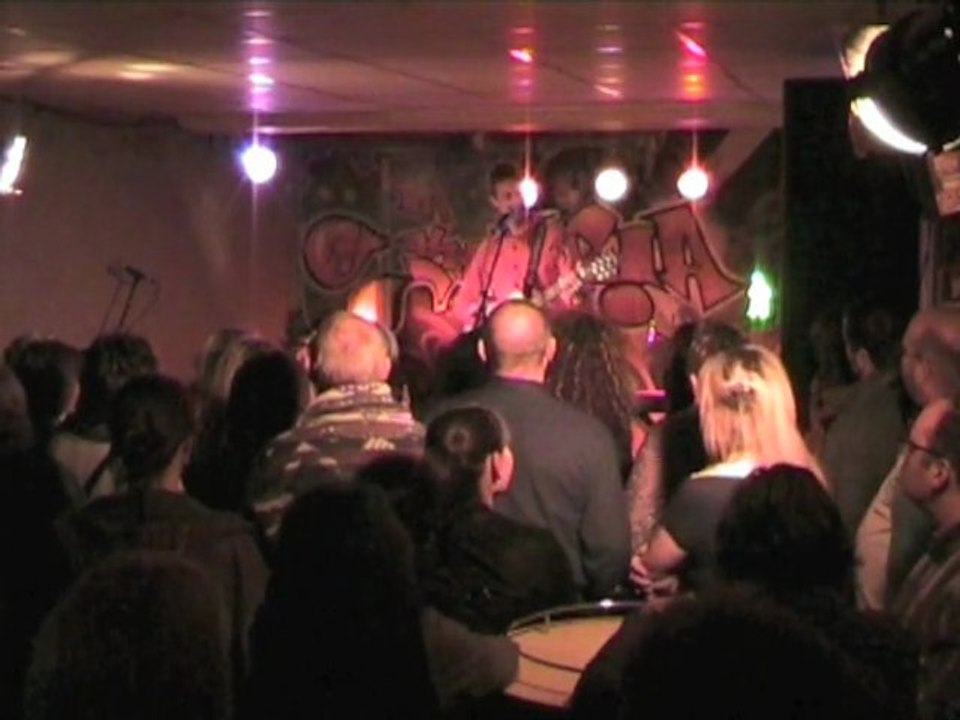 Le Piéton, en concert.