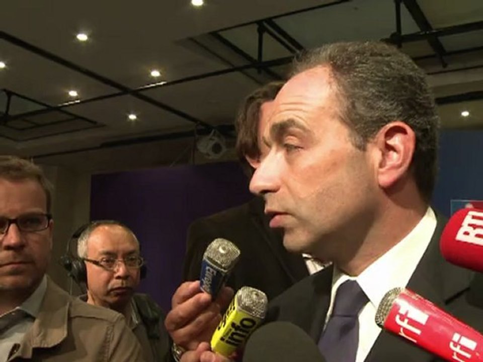 Copé: des primaires à l'UMP seraient "factices"