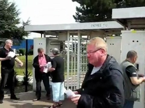 27-04-11 - Tractage FN à la Française de mécanique de Douvrin (62)