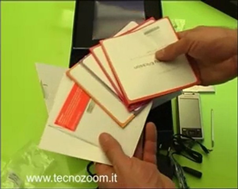 Video Sony Ericsson Xperia X1 confezione