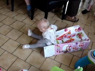 le nouveau toboggan de Clémence!!