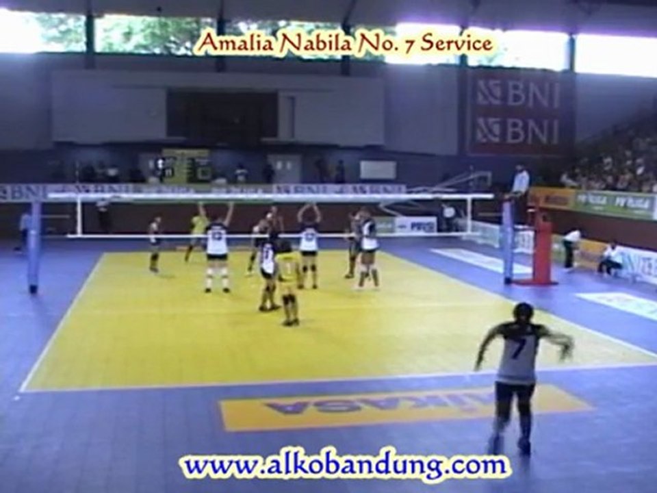 Bandung ALKO Proliga 2011,...Amalia Nabila Jump Serve