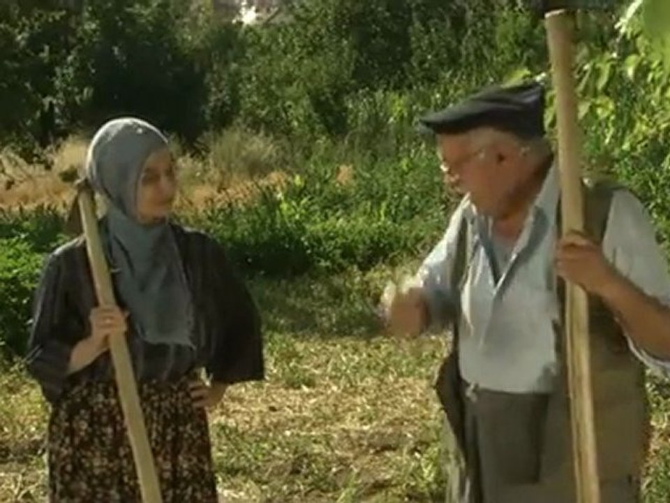 Çok mu komik - Fragman