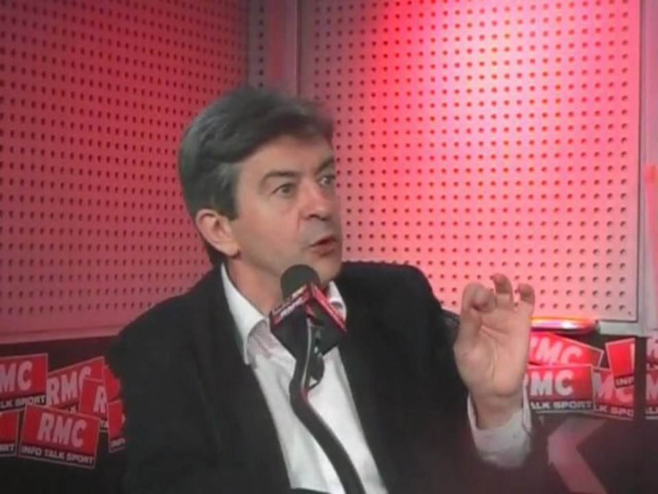 "Madame le Pen, il faut donner des papiers au s...