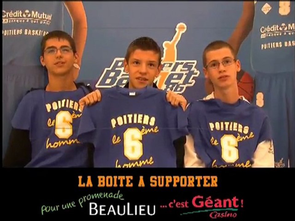 Pub, PB86 : RDV à la galerie Beaulieu pour une promenade