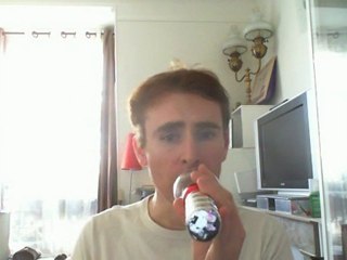 Wiwi égratigne "travelin' man"