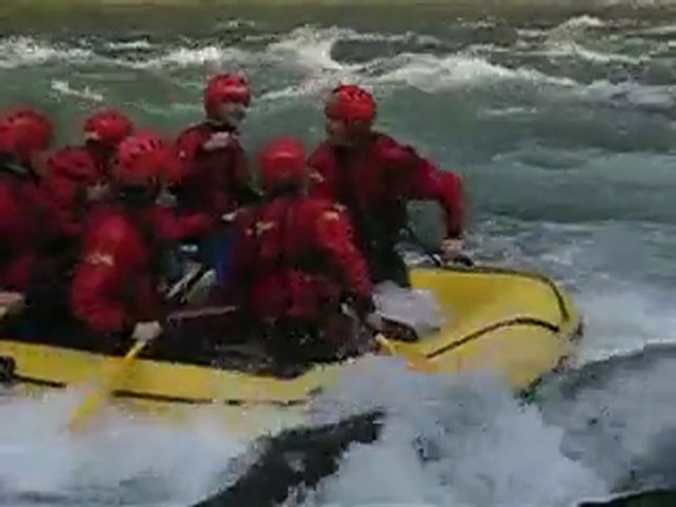 RAFTING SUL BRENTA CON IVAN TEAM - CENTRO NAZIONALE RAFTING
