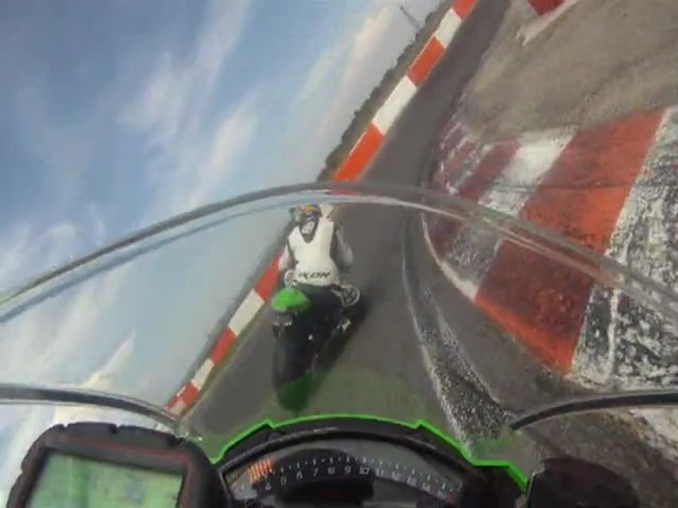 ledenon le 25.04.11 avec mon zx10R