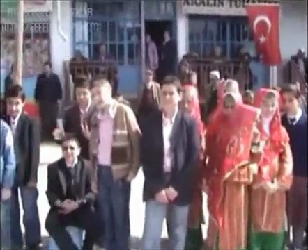 Deştiğin İlköğretim Okulu 23 Nisan 2011 Ulusal Egemnelik ve Çocuk Bayramı Kutlamaları 1