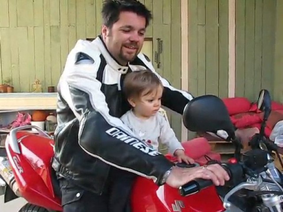 Antoine sur la moto