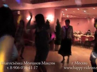 Танцы гостей в ресторане Кардинал