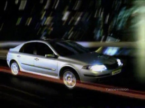 Publicité - Renault Laguna II (5 étoiles Euro NCAP) 2001