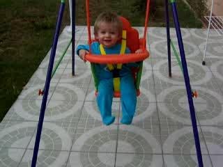 Gurvan dans la balançoire