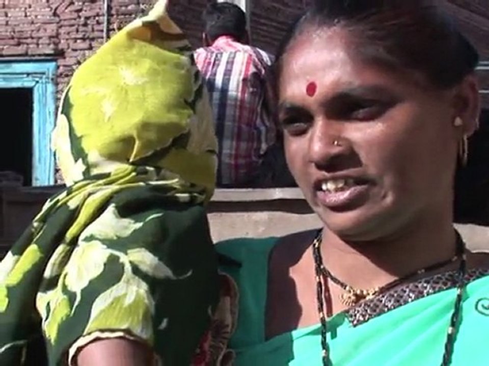 Arabic-Web-Indian weds offered cash to delay having children