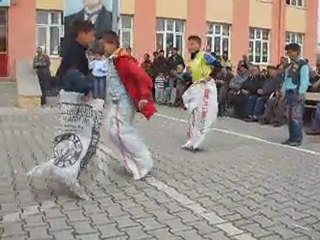 23 NİSAN 2011 SUVERMEZ İLKÖĞRETİM OKULU ÇUVAL YARIŞI