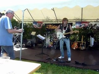 2  chez les bulldogfish group le 10.04.2011