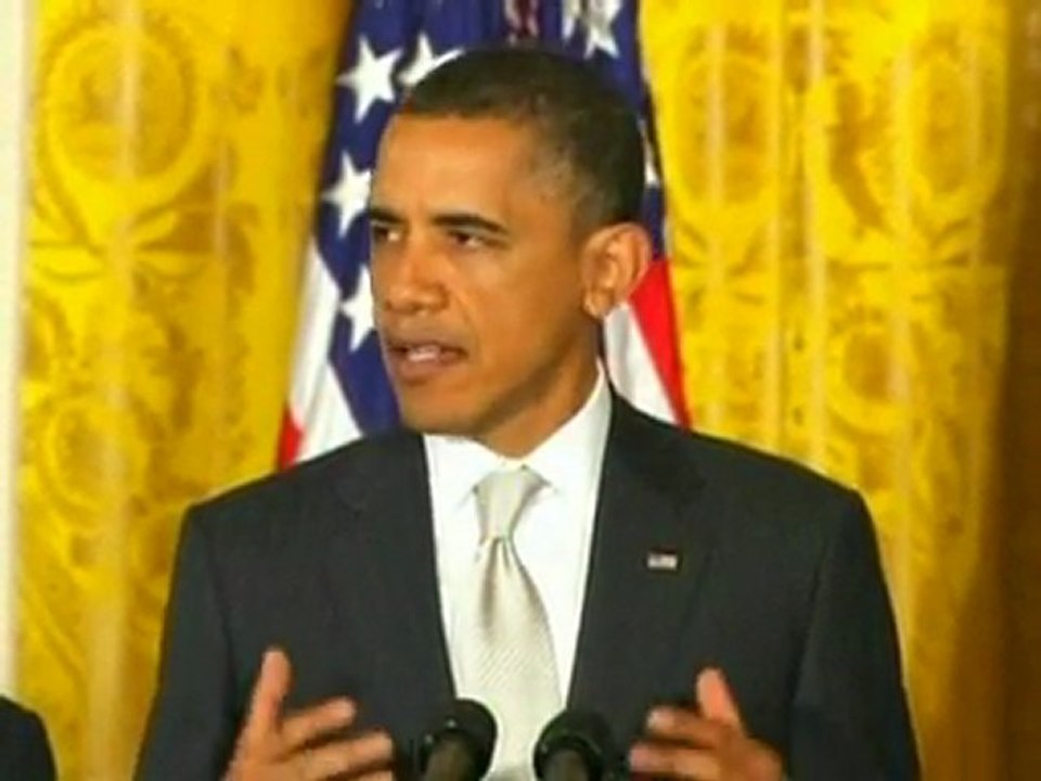 President Obama pledges help for tornado victims