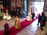 Royal bride and groom arrive at Westminster Abbey