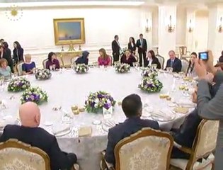 Bayan Gül, "Eğitim Her Engeli Aşar" kampanyası ile ilgili Çankaya Köşkünde yemek verdi