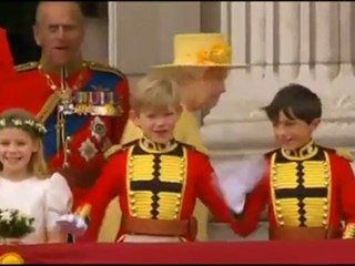 William kissing Kate Middleton - Royal Wedding 2011