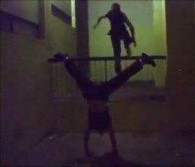 Acrobazia con testata dove fa più male