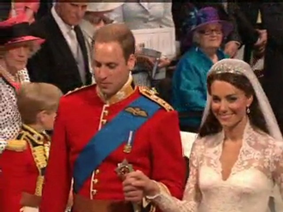 Prince William wears red Irish Guards tunic