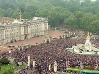 Royal Wedding crowds from the air