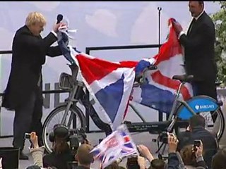 Boris Johnson toasts Royal couple