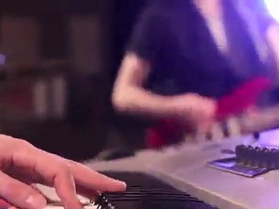 Wedding Bands and Cover Bands at www.warble-entertainment.com - Entertainment Agency Party Band CoverStar