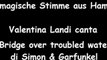 Bridge over troubled water di Simon & Garfunkel cantata da Valentina Landi ... La voce magica di Amburgo - Die magische Stimme aus Hamburg