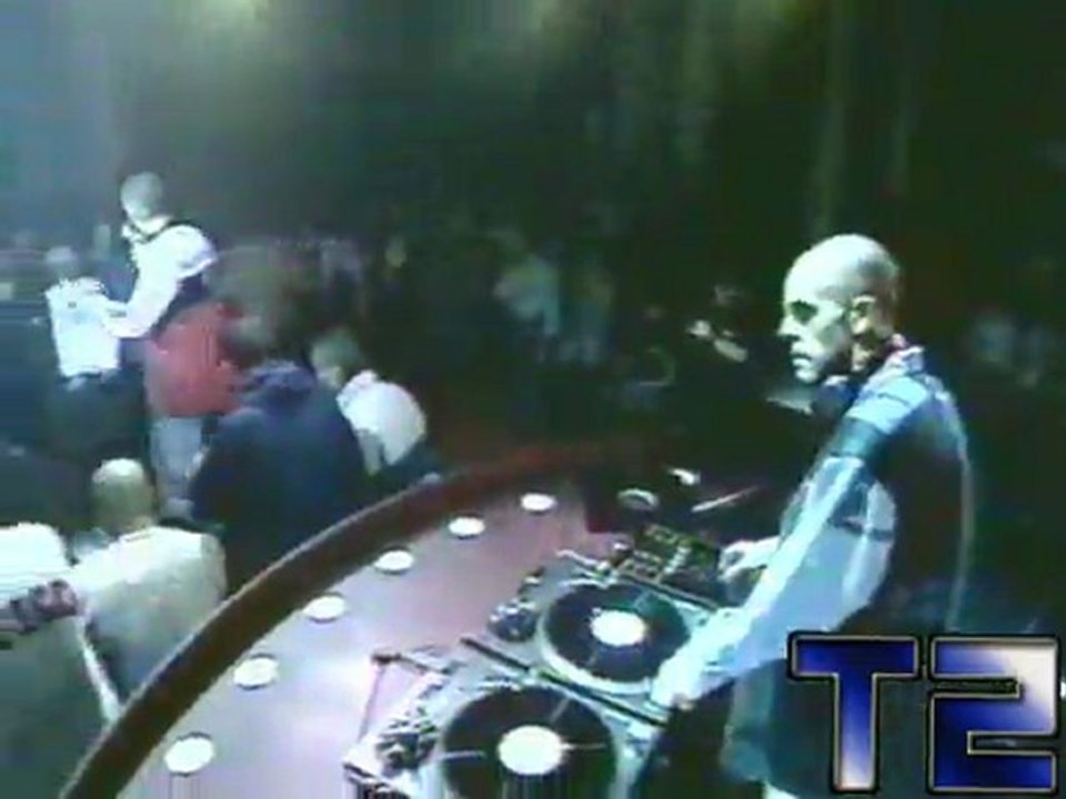 IAM - demain c'est loin live canal +