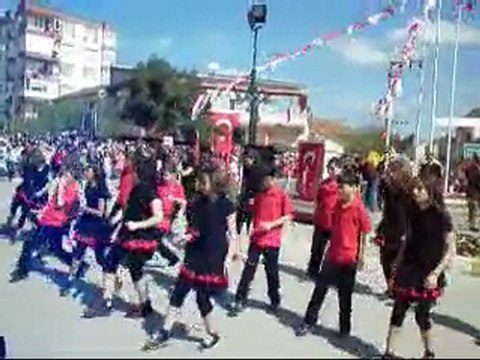 Babaeski 23 Nisan Resmi Töreninde Atatürk İlköğretim Okulu