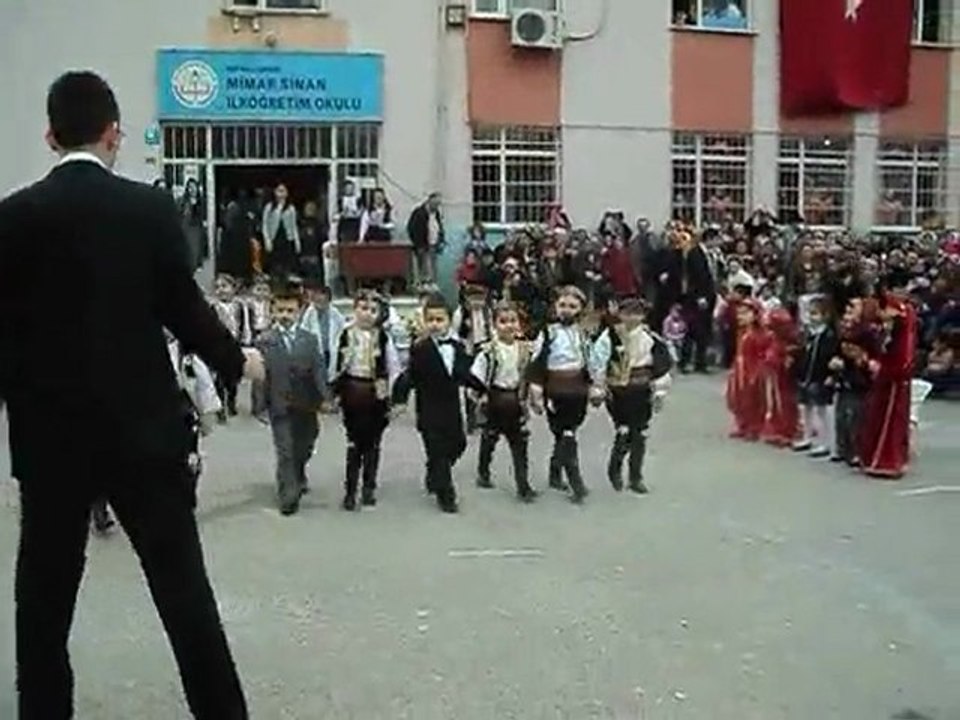 Gebze Mimar Sinan İlköğretim Okulu Anasınıfı 23 Nisan Gösterisi