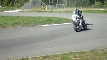 Youlze en Action avec sa DRZ à Villars