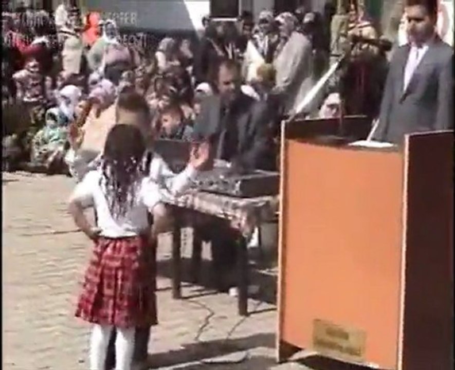 Deştiğin İlköğretim Okulu 23 Nisan 2011 Ulusal Egemenlik ve Çocuk Bayramı Anasınıfı Öğrencilerinin Gösterileri