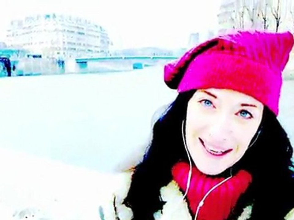 DELPHINE SERINA CHANTE