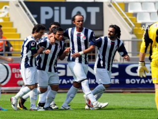 EL ELE LİGE VEDA ETTİLER